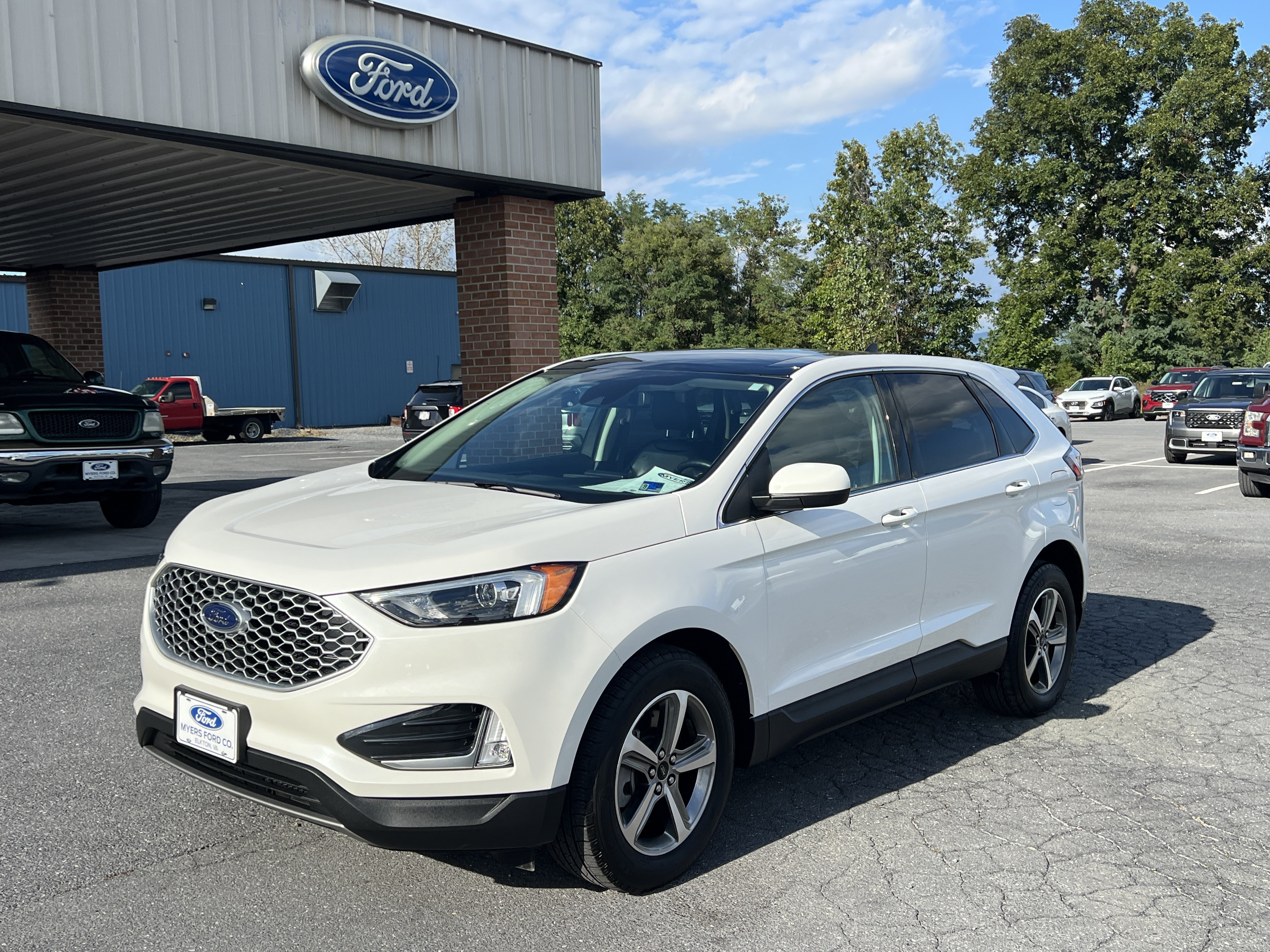Used 2024 Ford Edge SEL w/ Convenience Package AWD/4WD image 2
