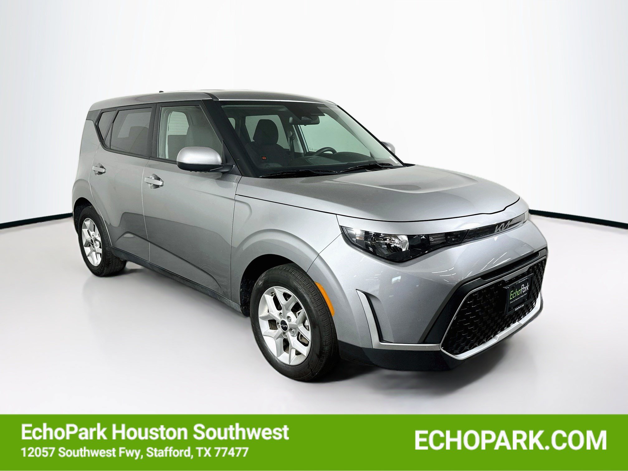 Used 2025 Kia Soul LX w/ LX Technology Package FWD image 1