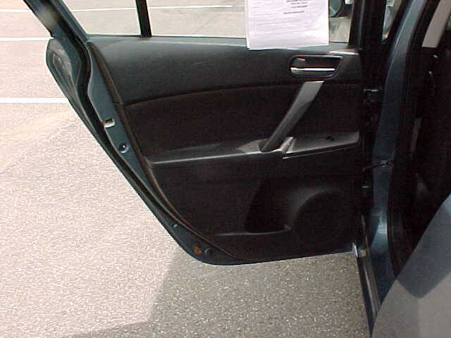 Used 2011 MAZDA MAZDA3 i Touring FWD image 11