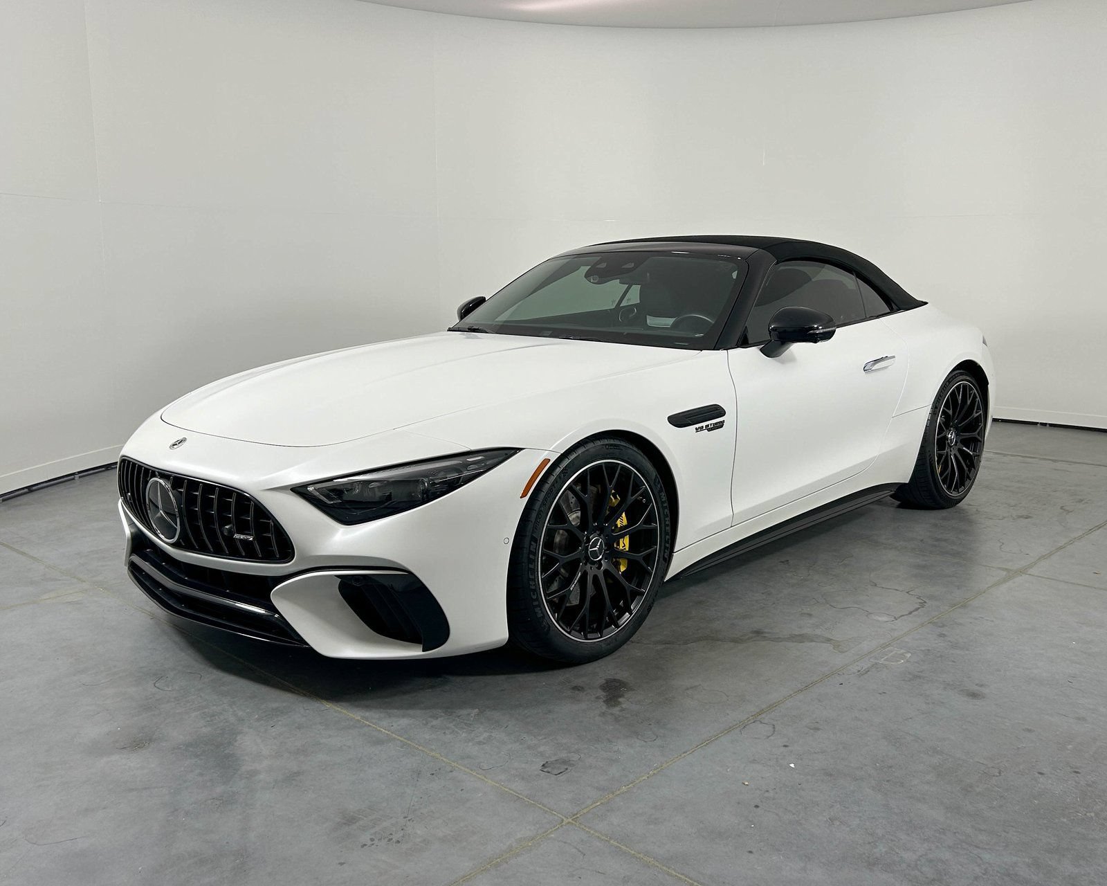 Used 2022 Mercedes-Benz SL 63 AMG 4MATIC image 1