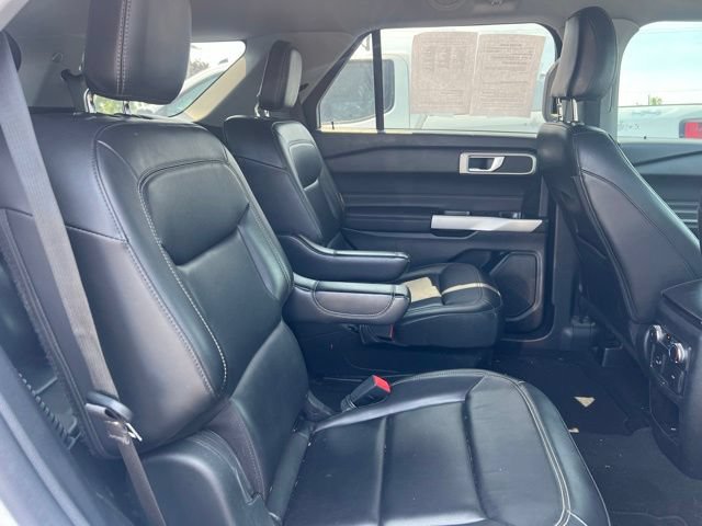 Used 2021 Ford Explorer XLT w/ Equipment Group 202A AWD/4WD image 12