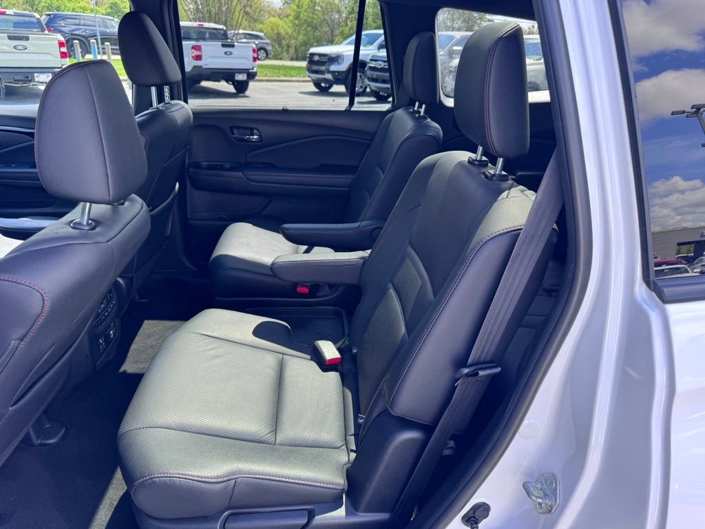 Used 2022 Honda Pilot Black Edition image 32