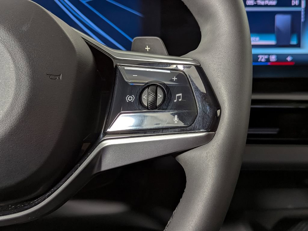 Used 2025 BMW 530i xDrive w/ Premium Package image 33