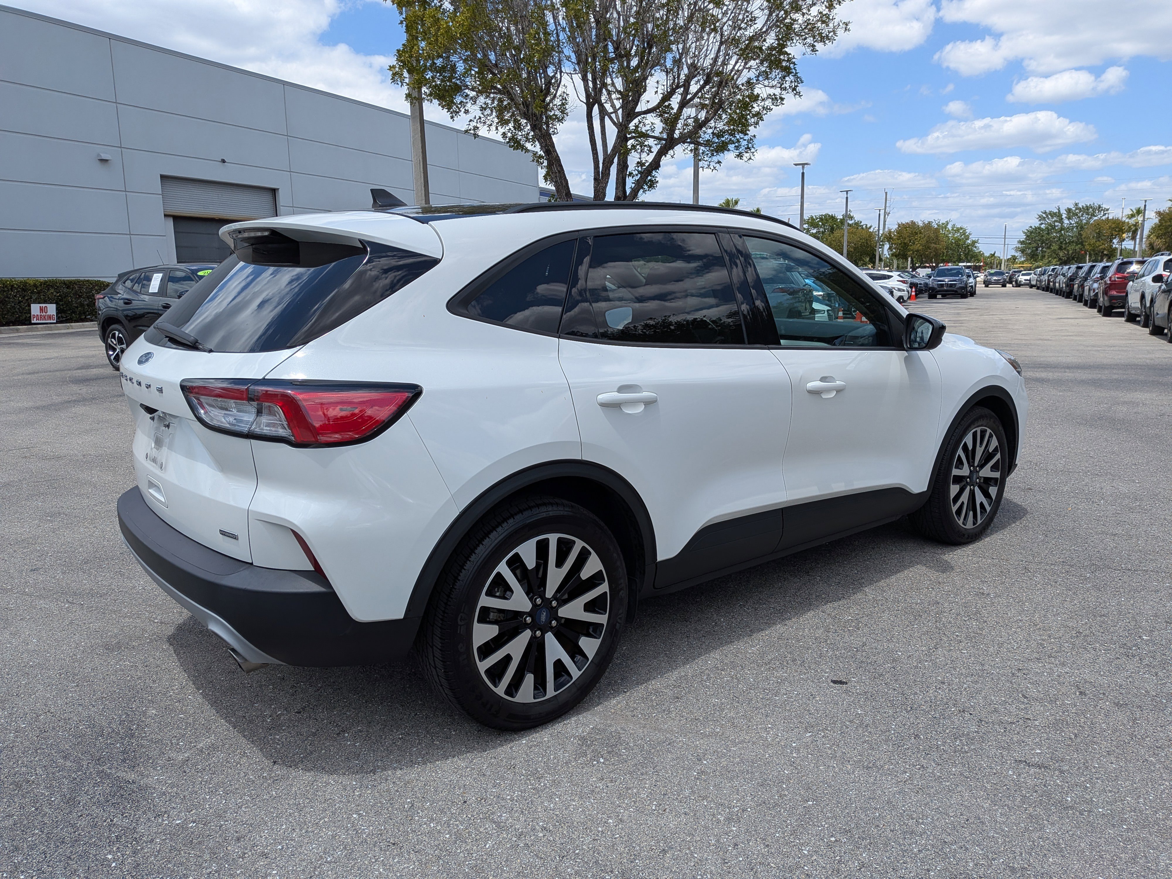 Used 2020 Ford Escape SE Sport image 4