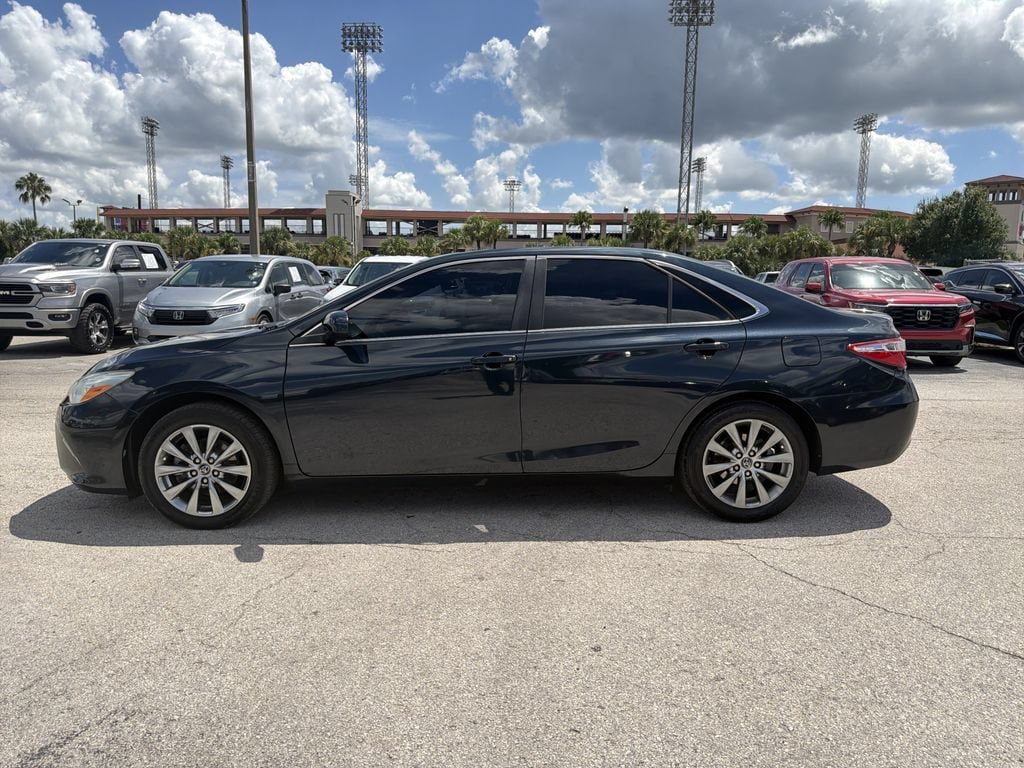 Used 2017 Toyota Camry XLE w/ Moonroof Package FWD image 7