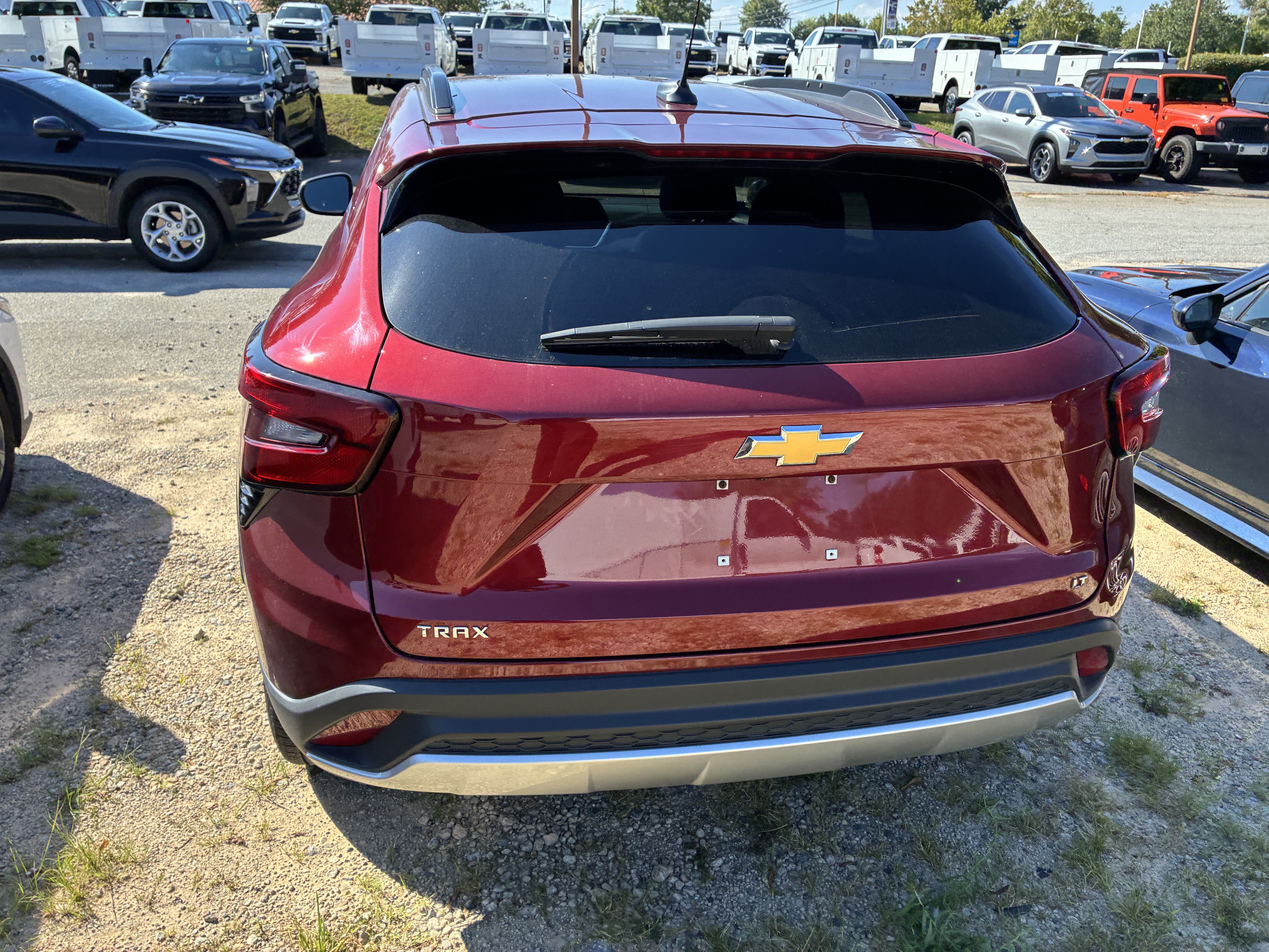 Used 2025 Chevrolet Trax LT w/ LT Convenience Package FWD image 7