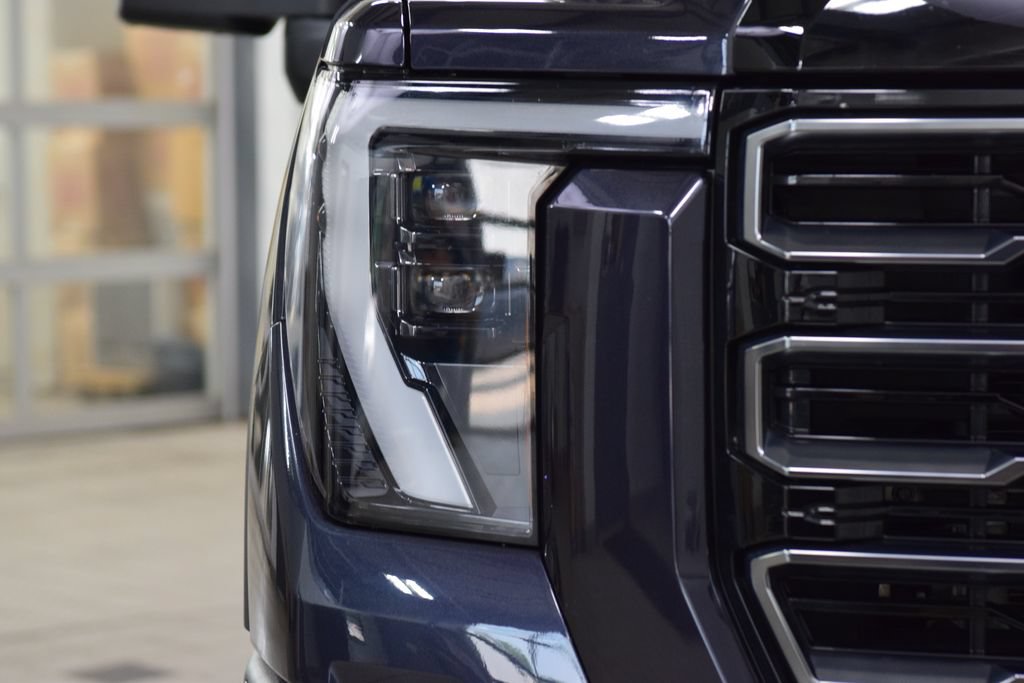 Used 2024 GMC Sierra 2500 AT4 w/ AT4 Premium Plus Package AWD/4WD image 12