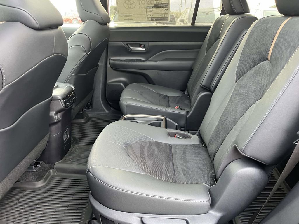 New 2026 Toyota Grand Highlander AWD Hybrid image 9