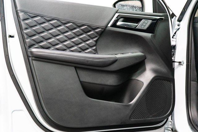 New 2025 Mitsubishi Outlander SEL image 5