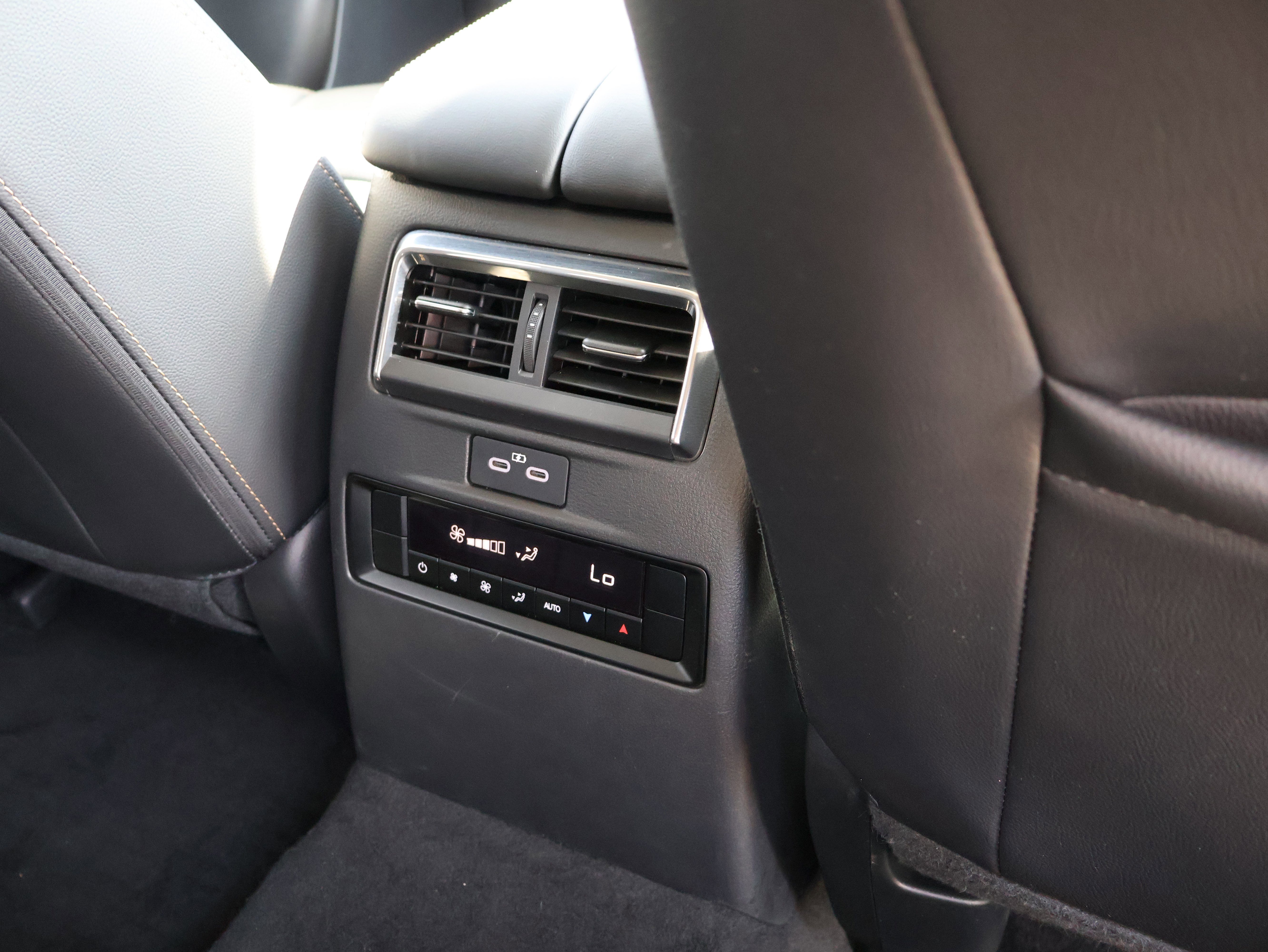 Used 2024 MAZDA CX-90 Plug-In Hybrid w/ Preferred image 13