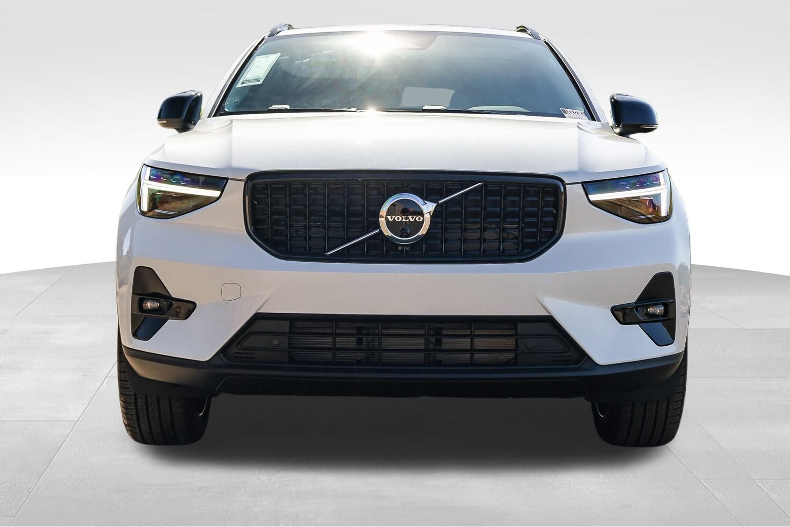 New 2026 Volvo XC40 B5 Ultra w/ Climate Package image 2
