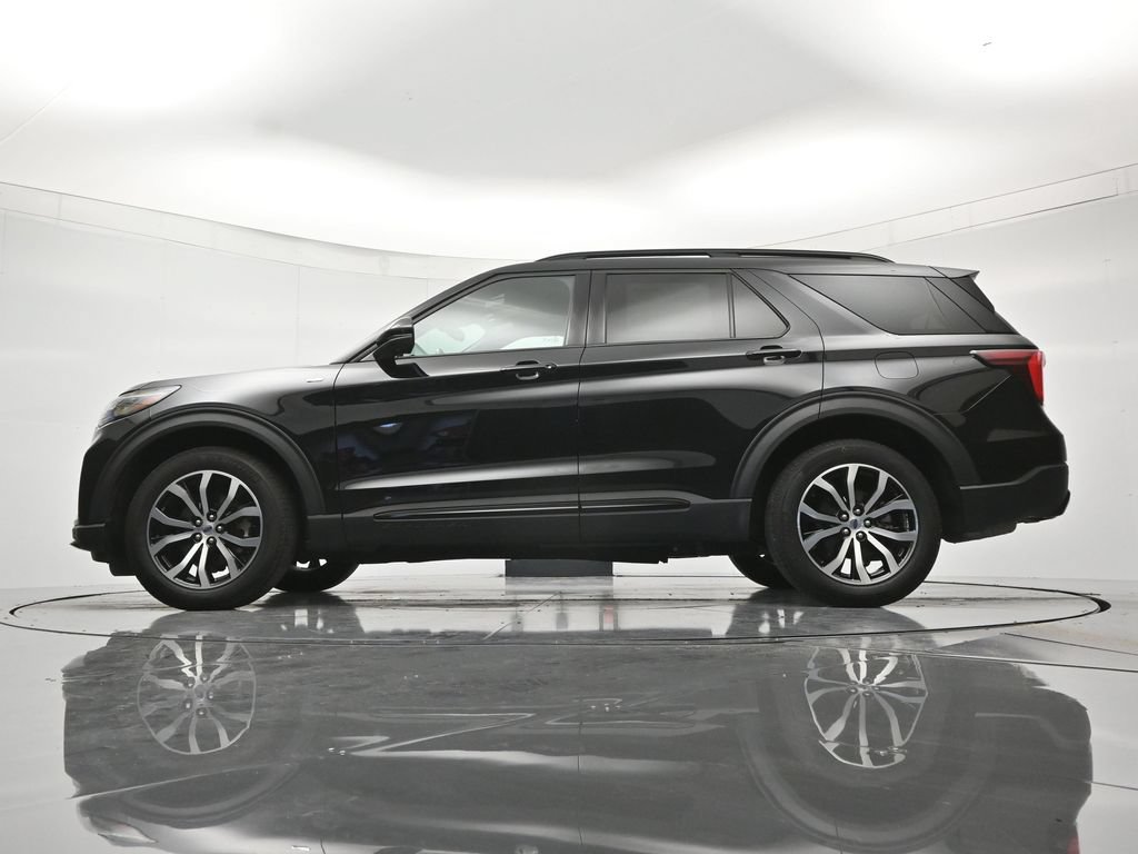Used 2025 Ford Explorer ST-Line AWD/4WD image 44