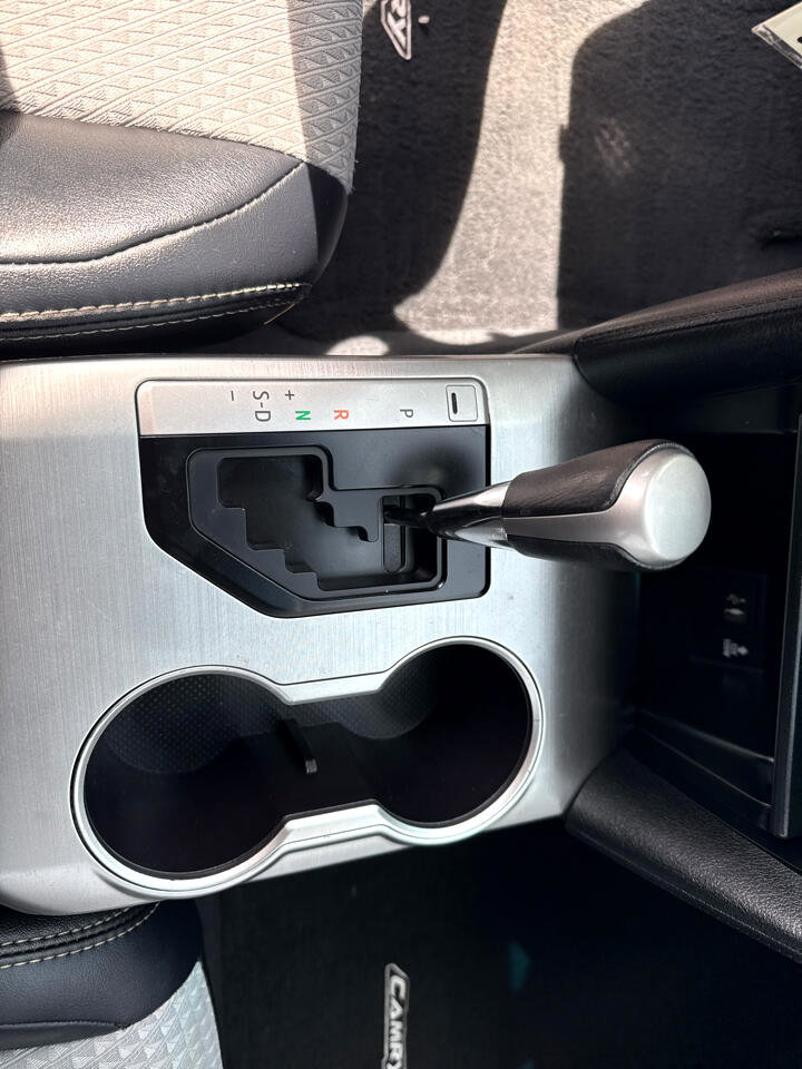 Used 2014 Toyota Camry SE image 23