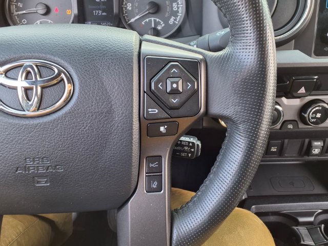 Used 2018 Toyota Tacoma TRD Off-Road AWD/4WD image 34