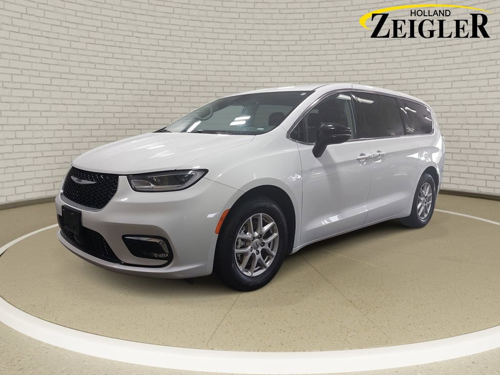 Used 2024 Chrysler Pacifica Touring-L