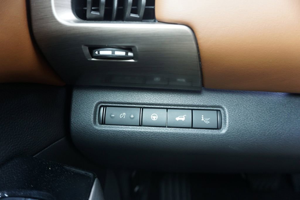 Used 2023 Nissan Pathfinder Platinum image 5