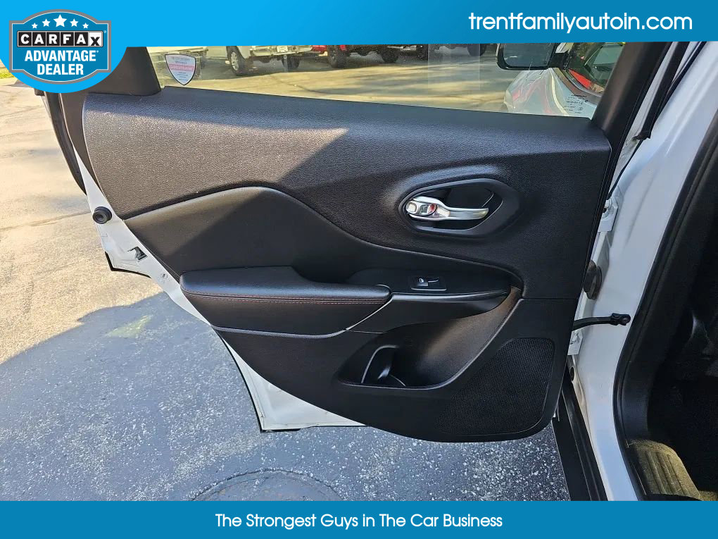 Used 2020 Jeep Cherokee Trailhawk image 33