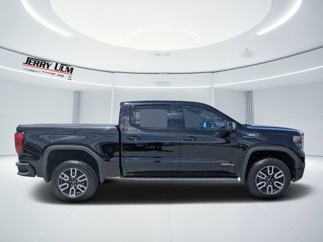 Used 2025 GMC Sierra 1500 AT4 w/ Technology Package AWD/4WD image 2