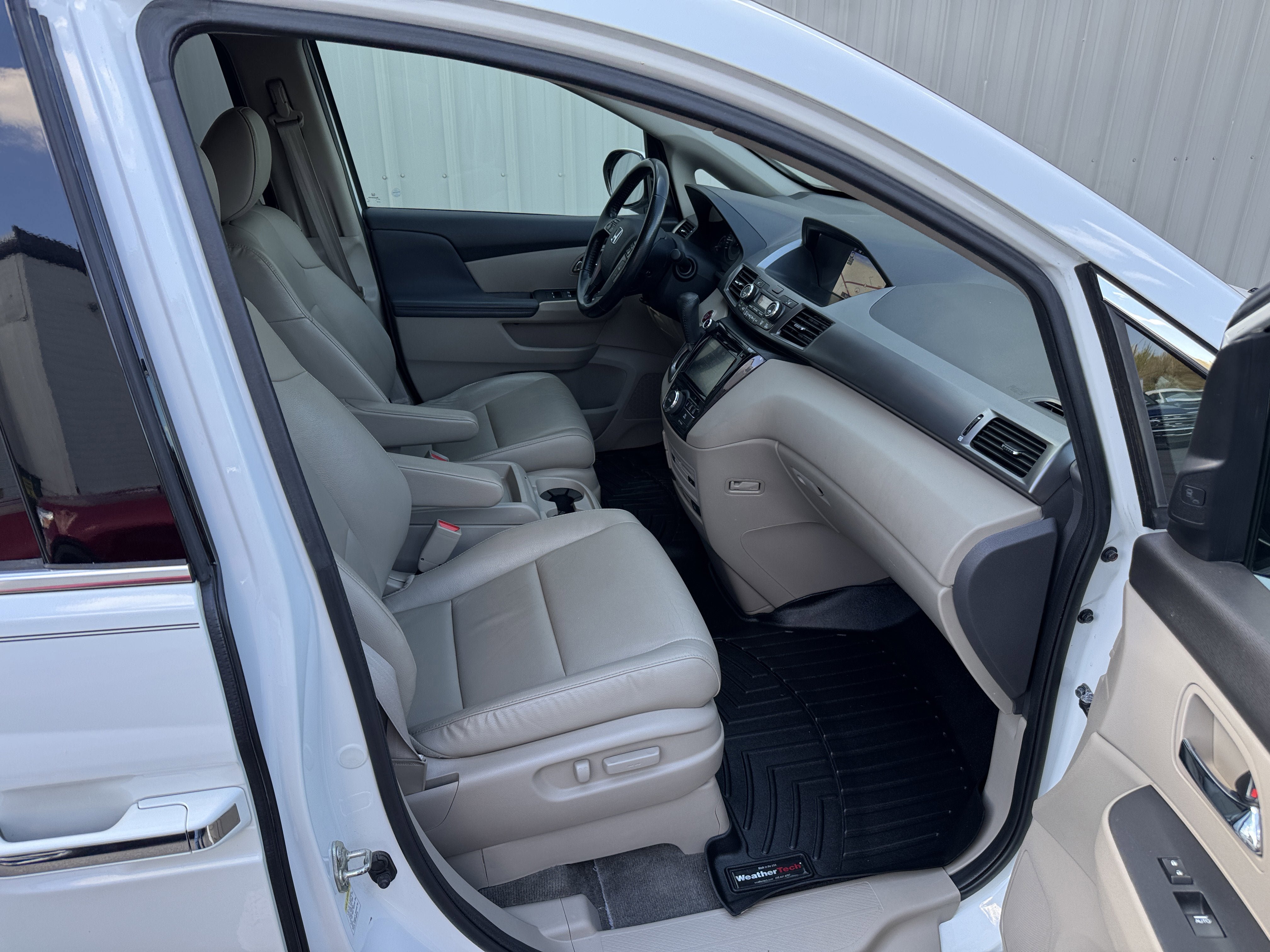 Used 2014 Honda Odyssey Touring Elite image 27