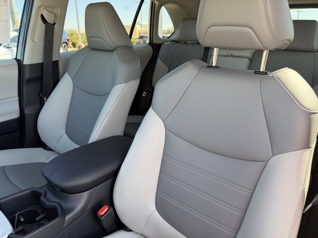 Used 2025 Toyota RAV4 XLE Premium image 10