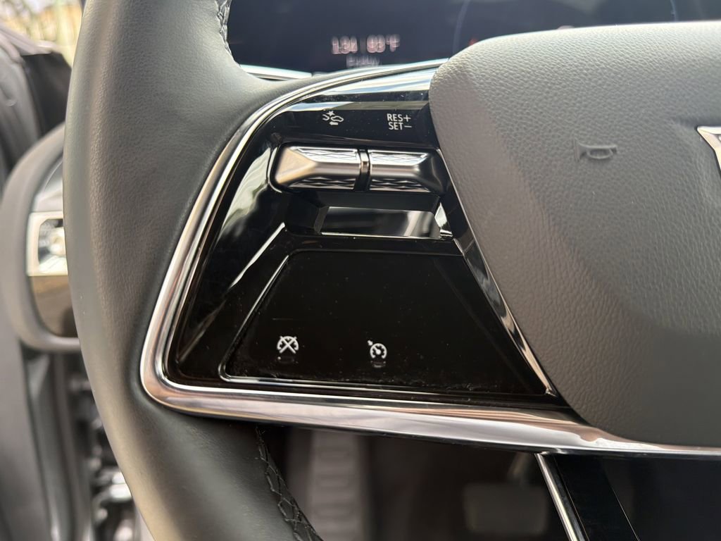 Used 2024 Cadillac Lyriq Tech image 30