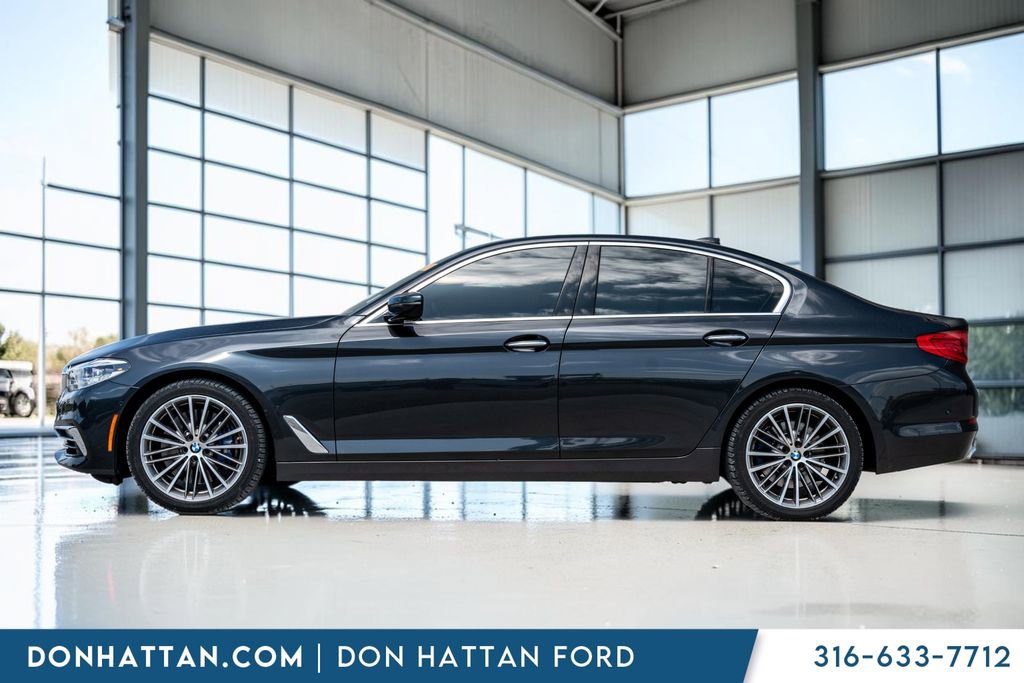 Used 2017 BMW 540i RWD image 2
