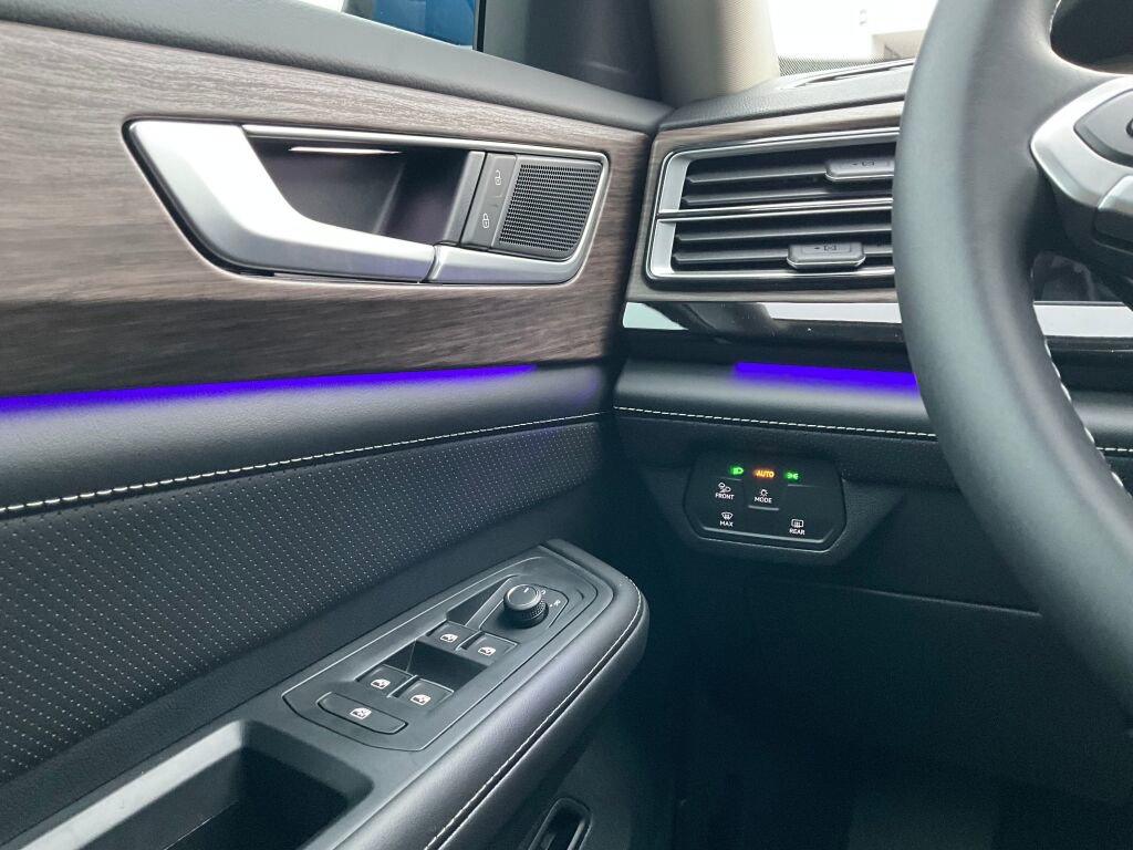 New 2025 Volkswagen Atlas SEL image 27