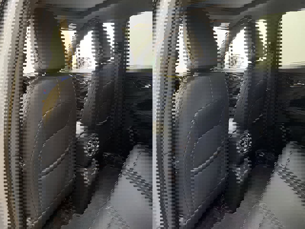 Used 2024 Chevrolet Blazer EV LT AWD/4WD image 15