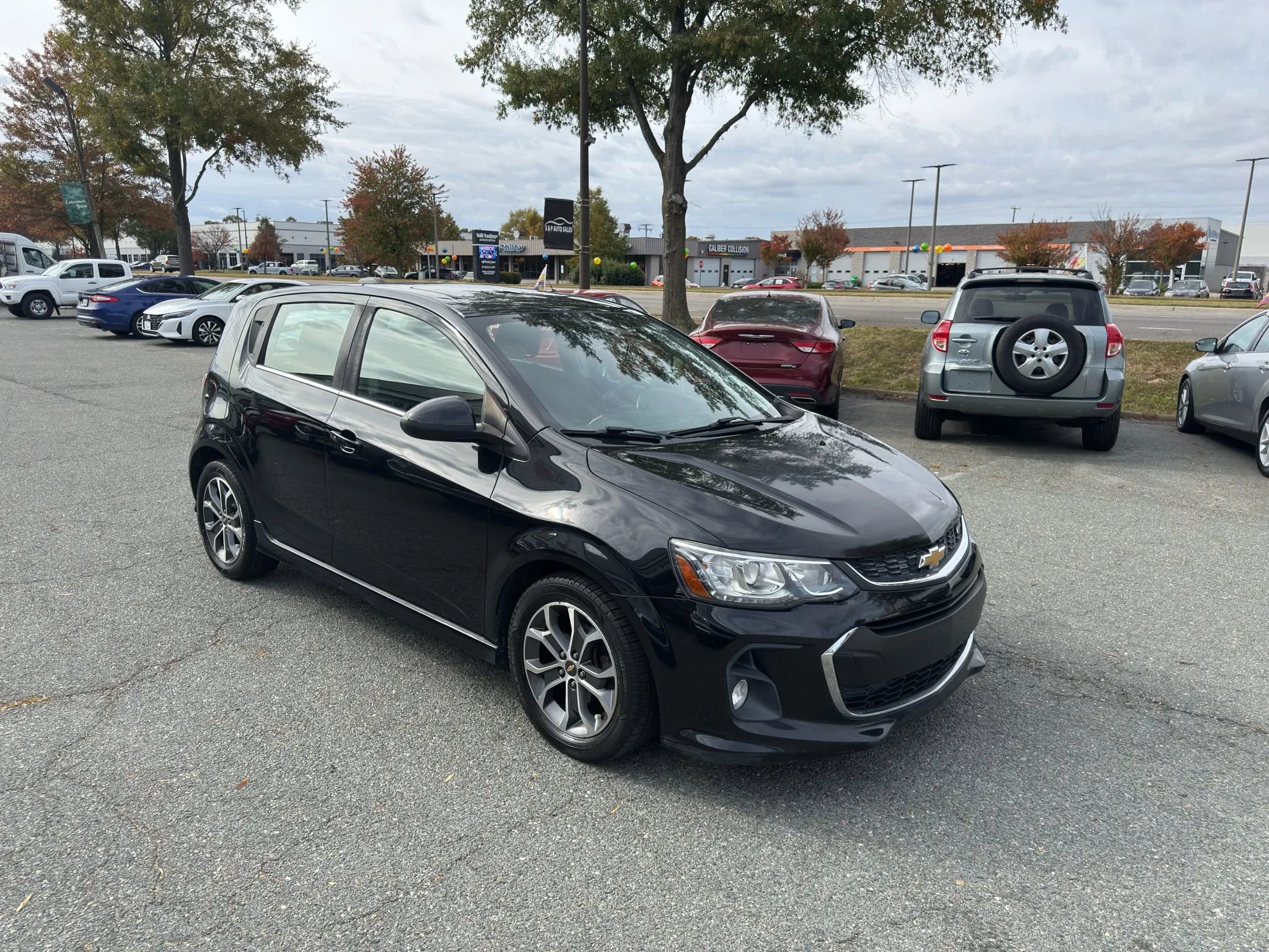 Used 2017 Chevrolet Sonic LT w/ Fun and Sun Package image 6