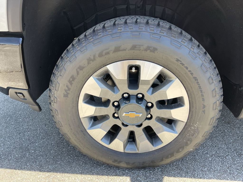 New 2026 Chevrolet Silverado 2500 Custom w/ Custom Value Package AWD/4WD image 10