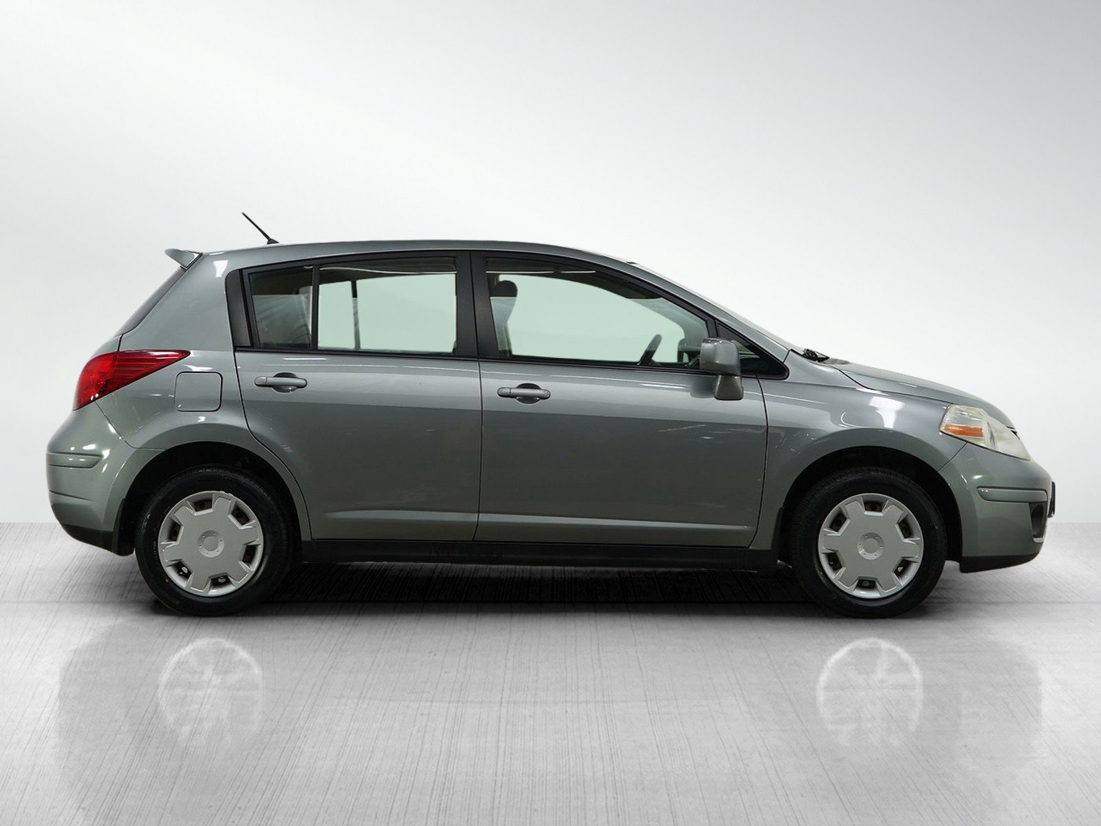 Used 2009 Nissan Versa 1.8 S w/ PWR Pkg image 6