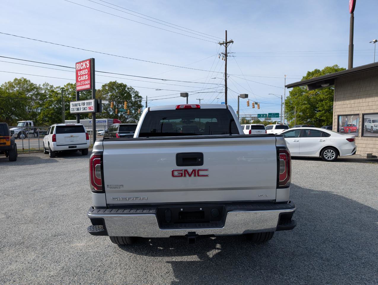 Used 2017 GMC Sierra 1500 SLT w/ SLT Premium Package AWD/4WD image 8