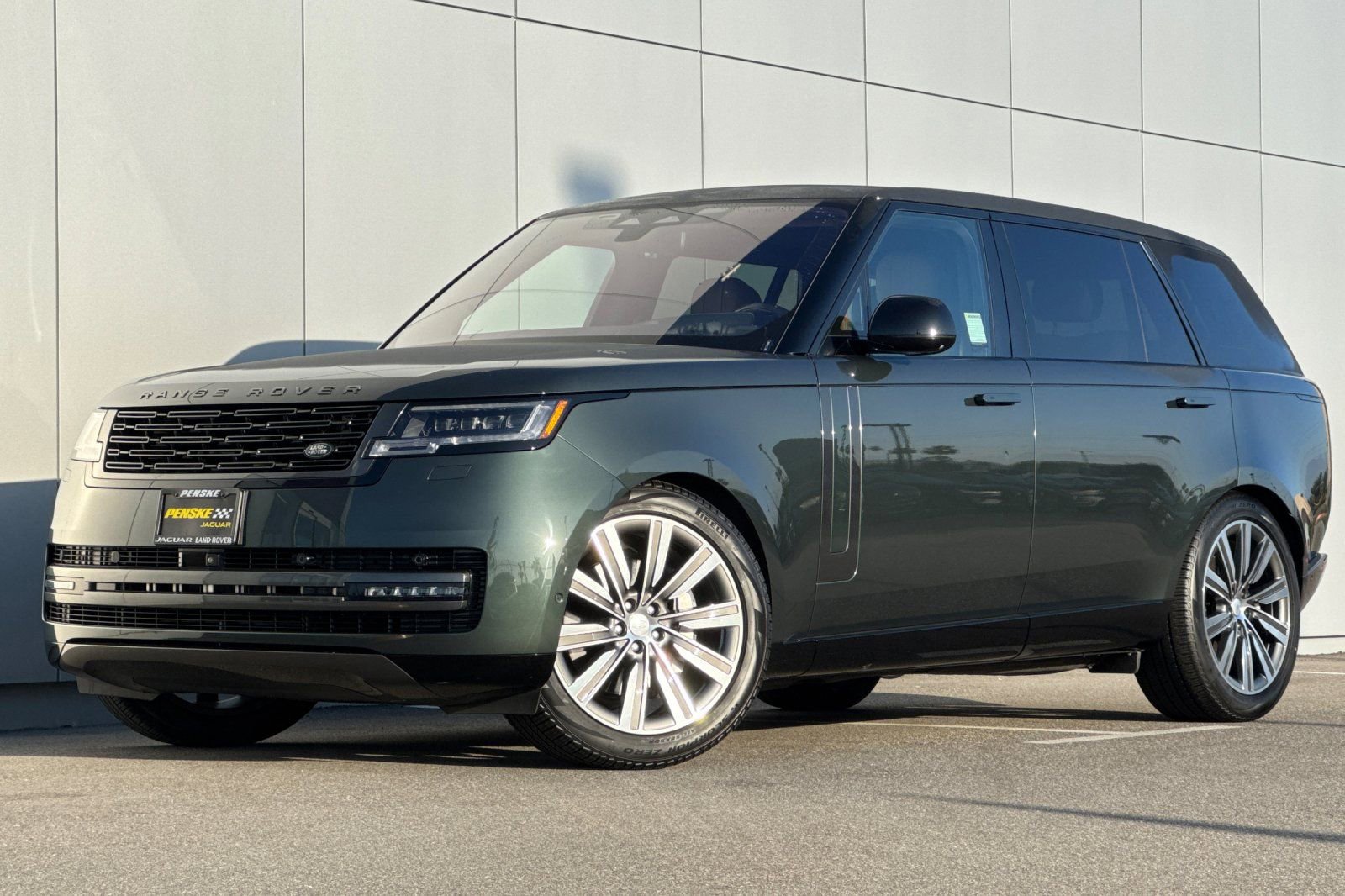 Certified 2023 Land Rover Range Rover Long Wheelbase SE image 1
