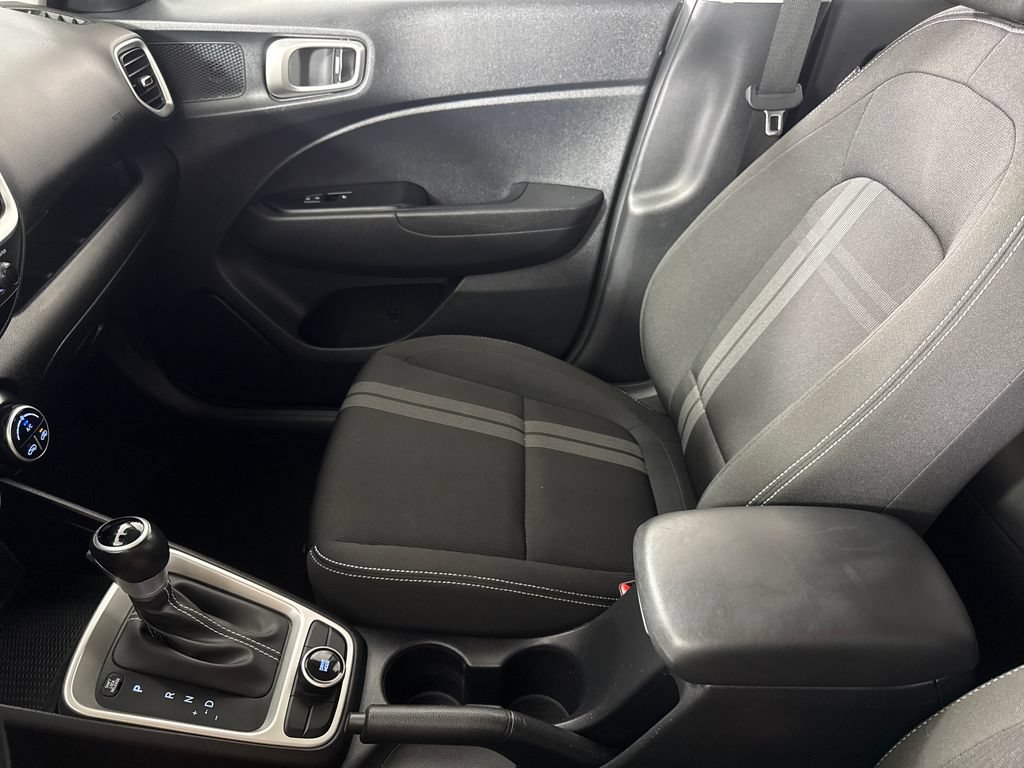 Used 2023 Hyundai Venue SEL FWD image 24