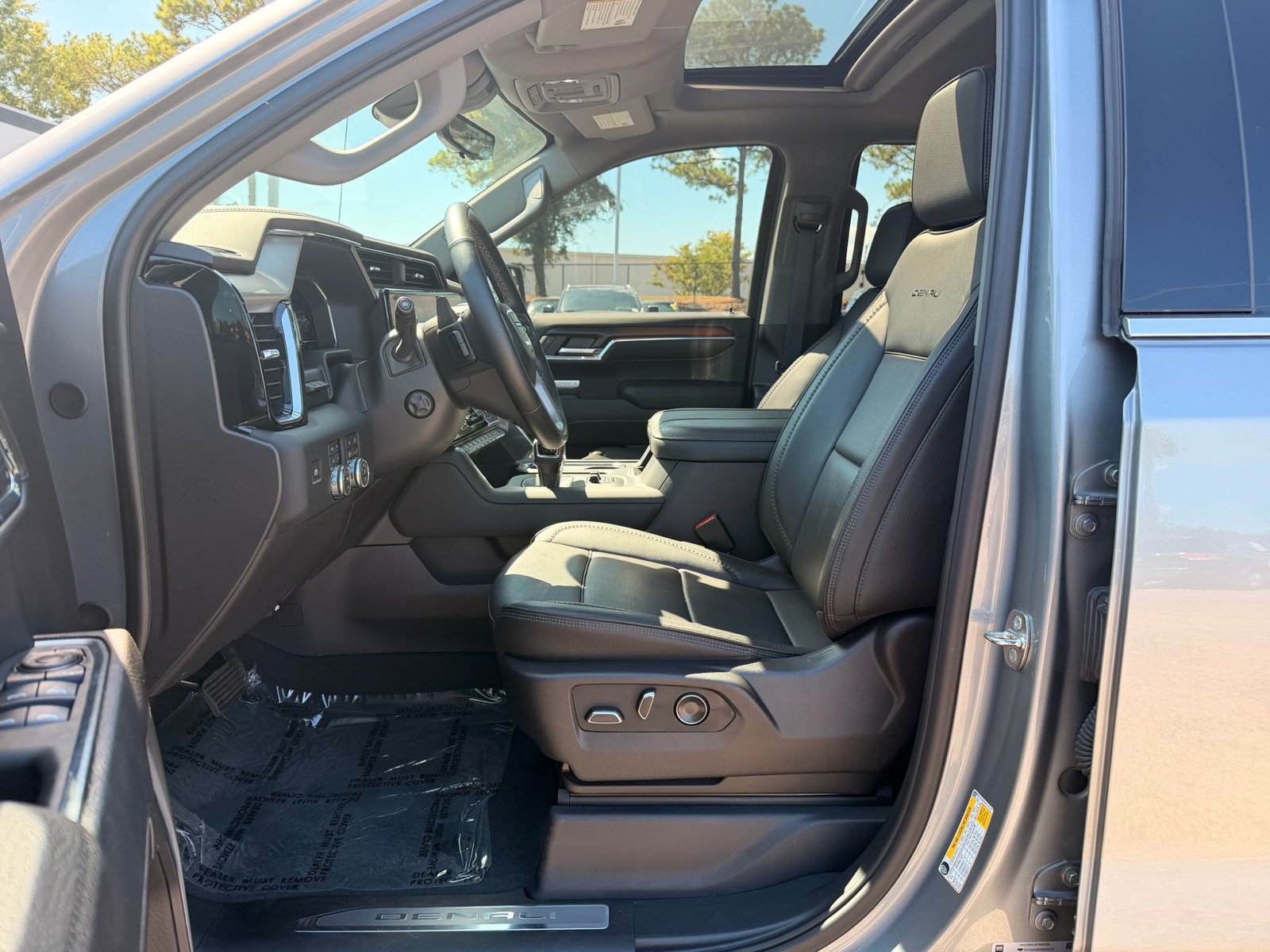 Used 2024 GMC Sierra 1500 Denali w/ Denali Reserve Package AWD/4WD image 14