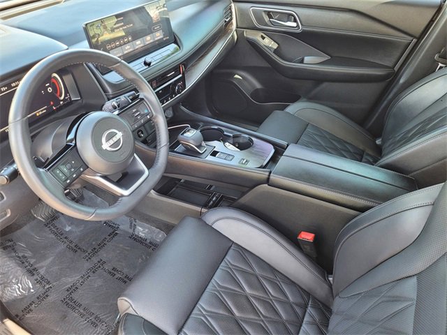 Used 2024 Nissan Rogue Platinum w/ Platinum Premium Package image 9