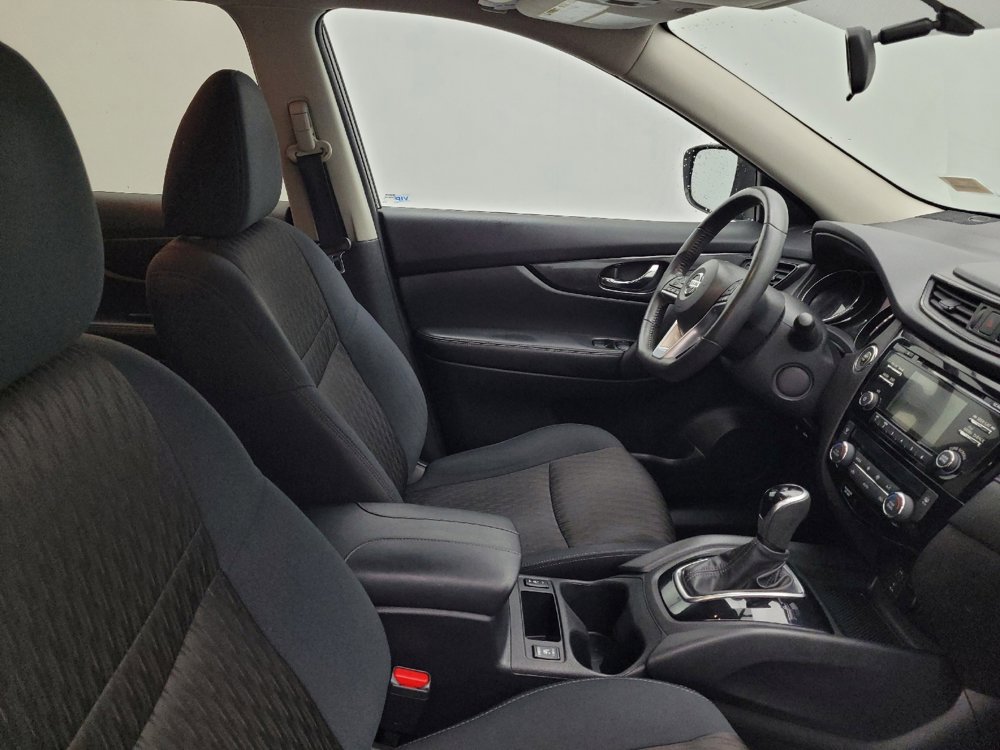 Used 2017 Nissan Rogue SV image 21