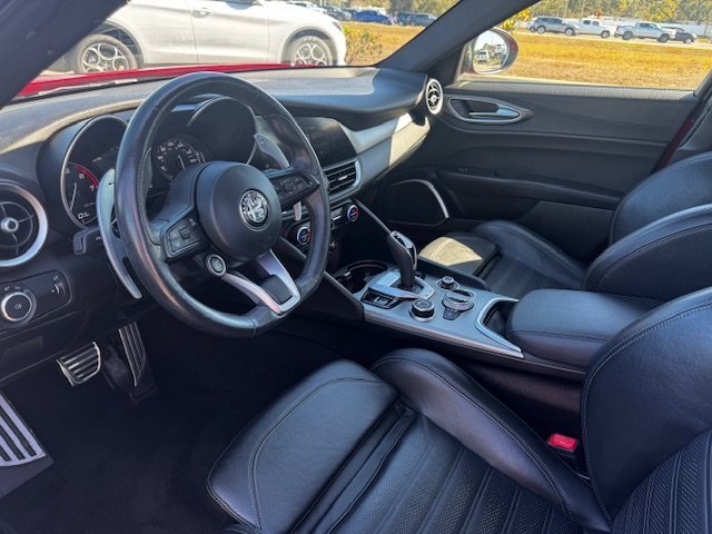 Used 2022 Alfa Romeo Giulia Veloce image 15