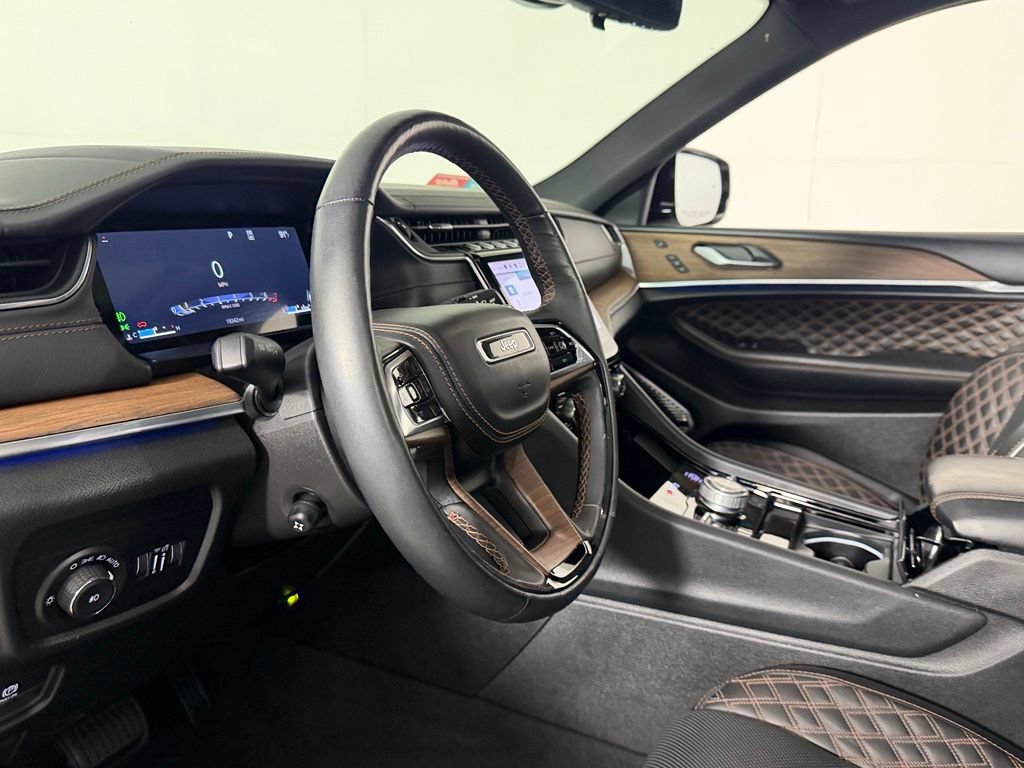Used 2024 Jeep Grand Cherokee Summit w/ Adv Protech Group IV AWD/4WD image 23