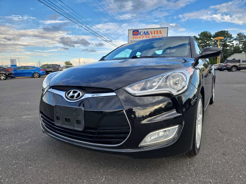 Used 2014 Hyundai Veloster w/ Style Package 02