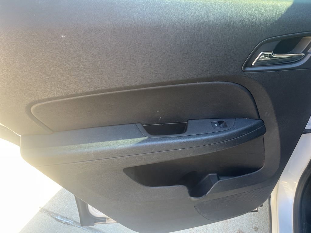 Used 2016 Chevrolet Equinox LTZ w/ Enhanced Convenience Package image 15