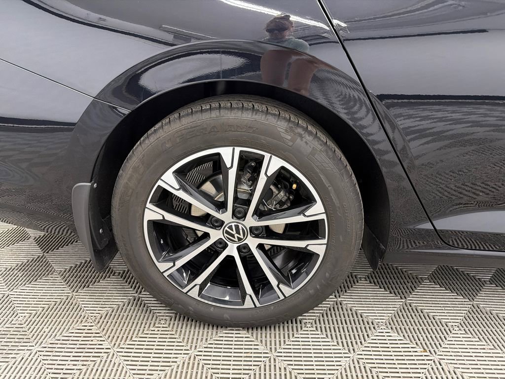 Used 2024 Volkswagen Jetta Sport FWD image 17