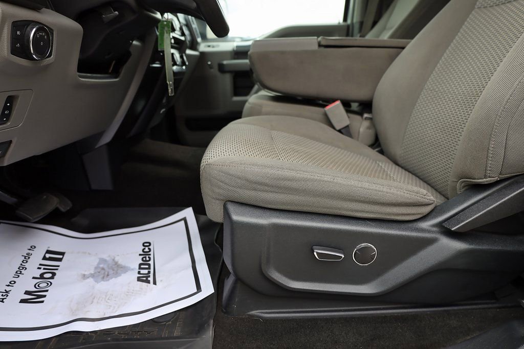 Used 2017 Ford F250 XLT w/ XLT Premium Package AWD/4WD image 11