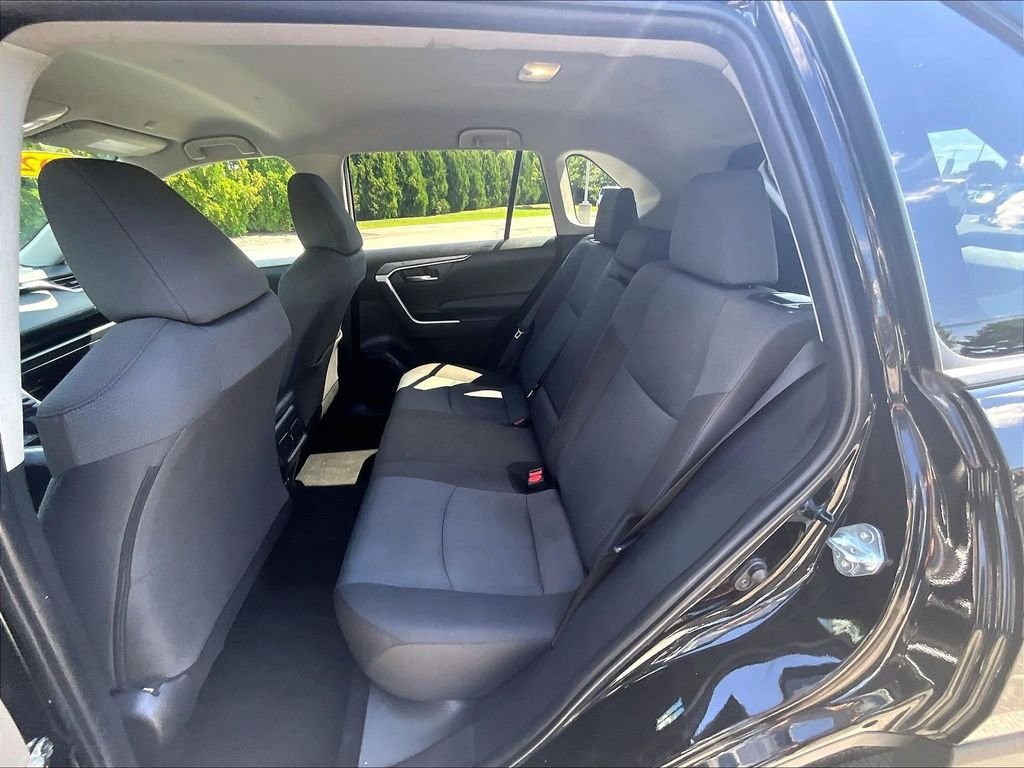 Used 2025 Toyota RAV4 XLE AWD/4WD image 15