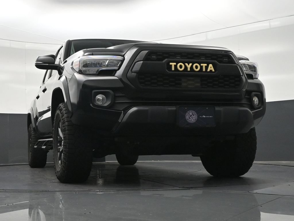 Used 2023 Toyota Tacoma SR5 w/ Technology Package RWD image 29
