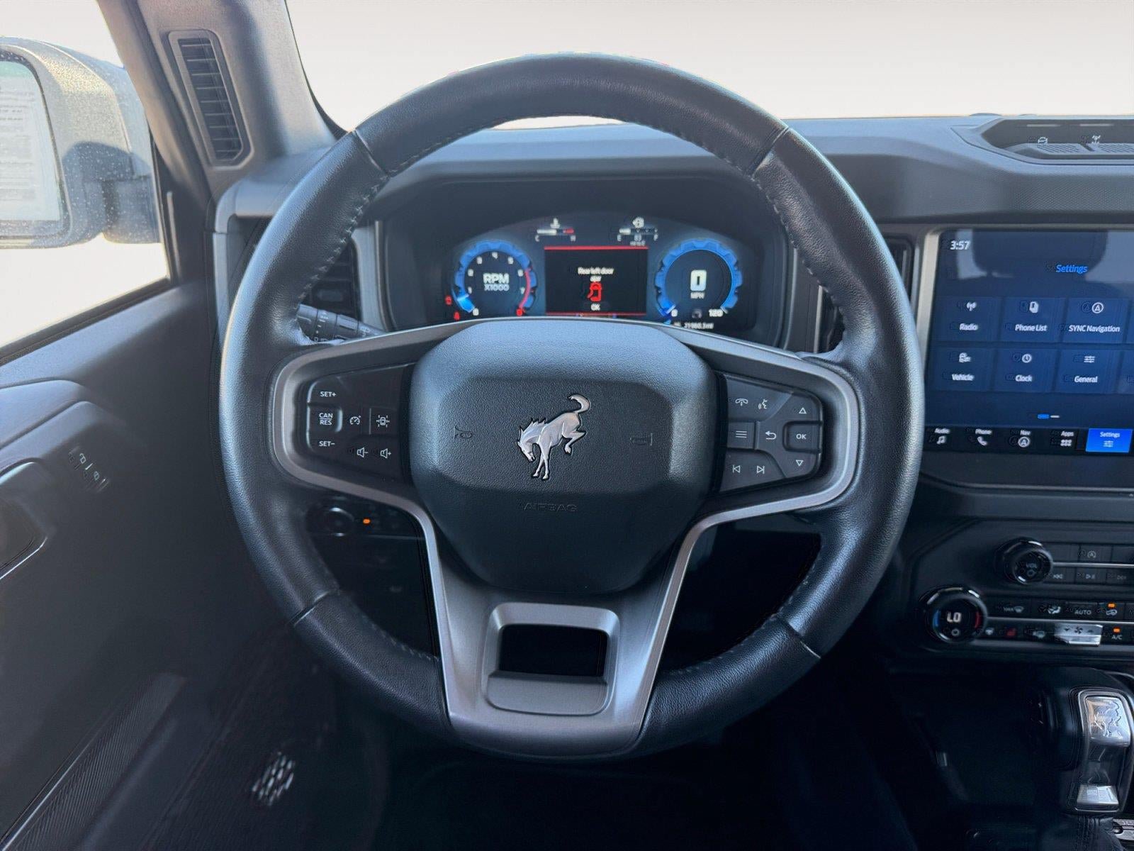 Used 2025 Ford Bronco Badlands AWD/4WD image 16