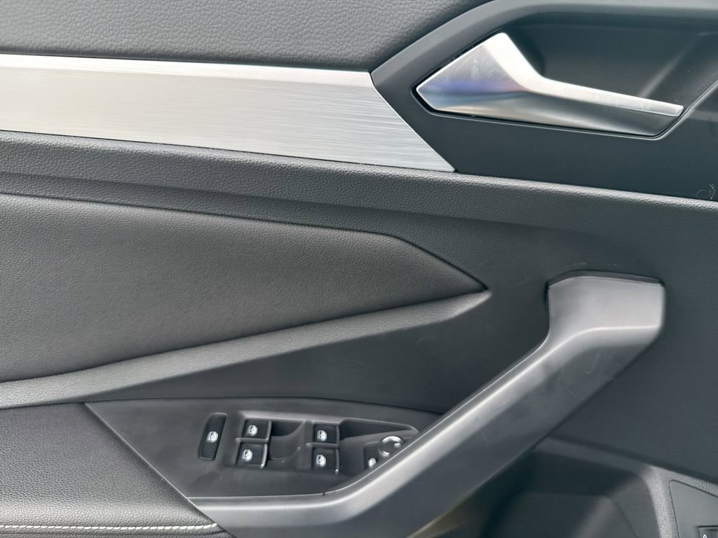 Used 2025 Volkswagen Jetta Sport image 15