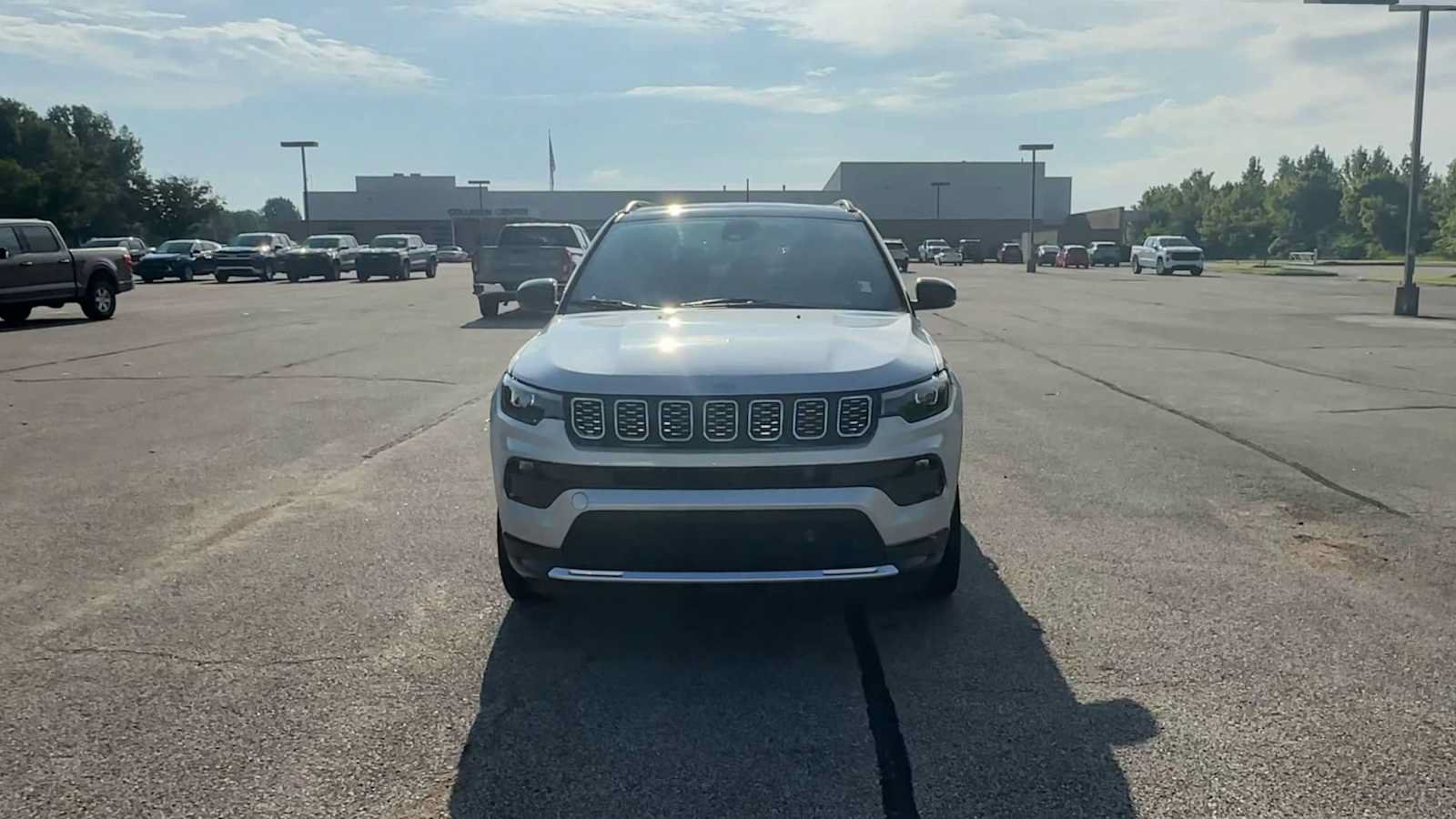 Used 2025 Jeep Compass Limited w/ Elite Group AWD/4WD image 3