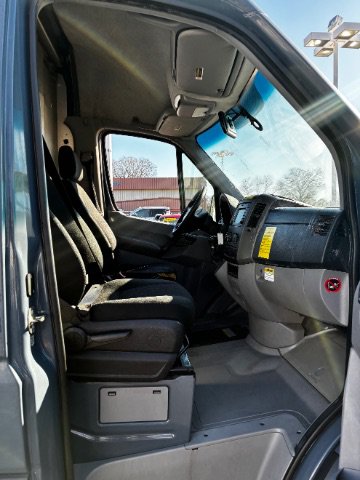 Used 2018 Mercedes-Benz Sprinter 2500 image 19