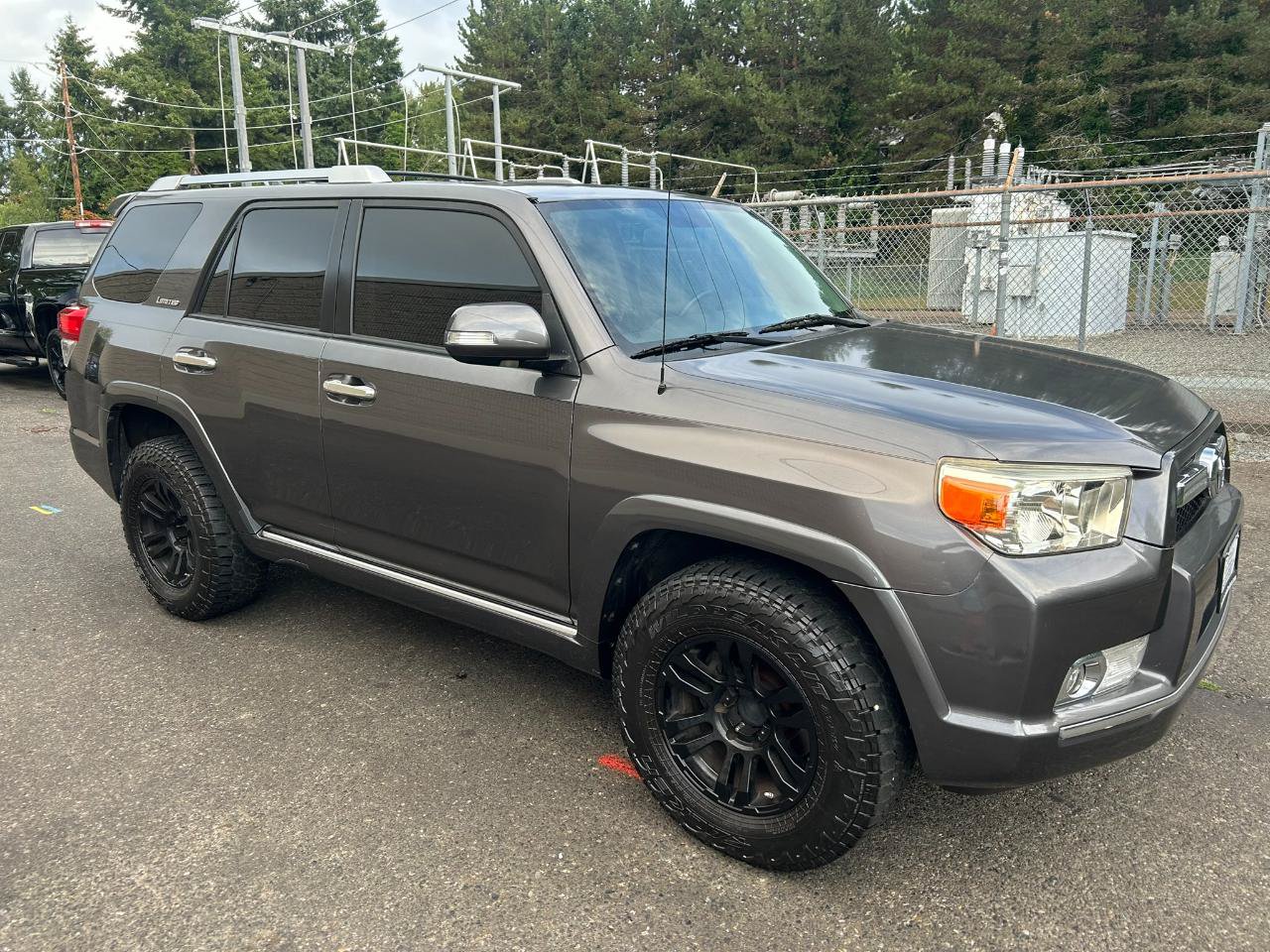 Used 2013 Toyota 4Runner Limited AWD/4WD image 3